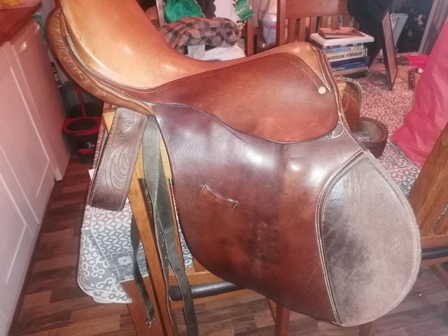 Preview of the first image of 17 inch leather saddle. Swedish. Comet 11.