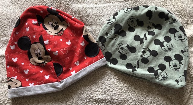 Preview of the first image of Disney Minnie and Mickey Mouse hats.