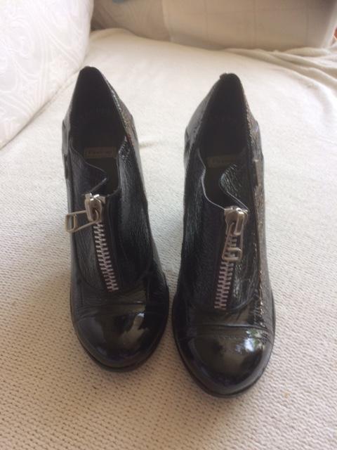 Preview of the first image of Firetrap Black Patent Leather Shoes Size 5.