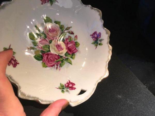 Image 5 of Geisha fine China plate with roses design