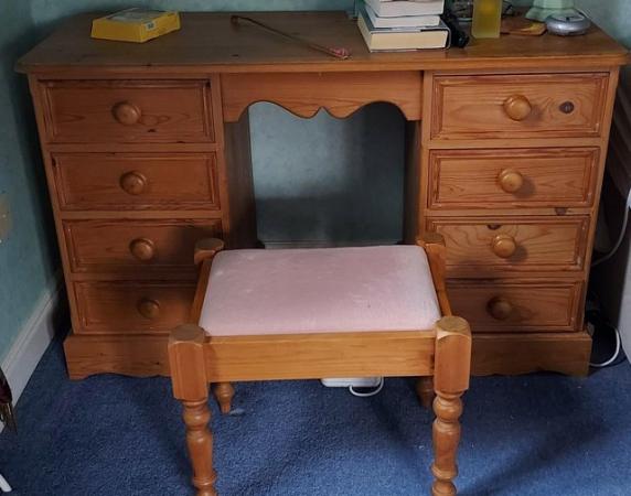 Image 1 of Pine dressing table and stool