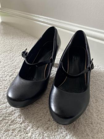 Image 2 of Womens’ heels (black, elegant)
