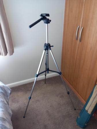 Image 2 of Camera tripod compleat with carrying bag