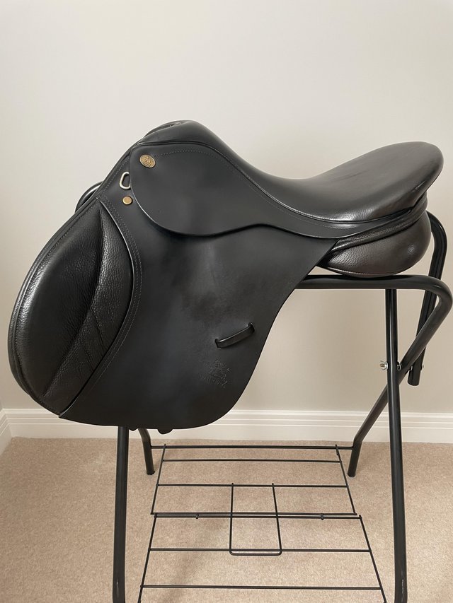 Preview of the first image of Black Fairfax Classic GP Saddle, 17" Adjustable Gullet.