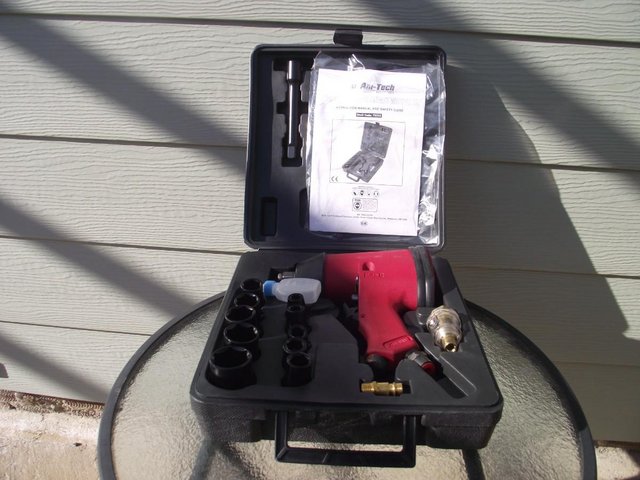 Preview of the first image of 17pc 1/2 drive air impact wrench kit £20.