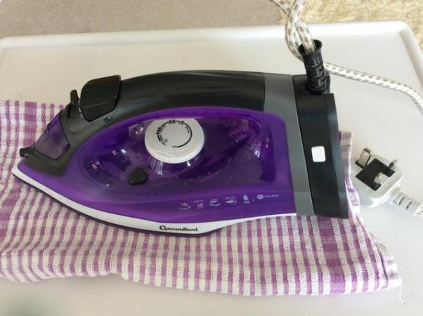 Image 1 of Cordless or corded Steam Iron.
