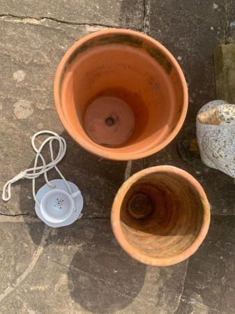 Image 3 of Garden bundle 2 pots & new bird feeder