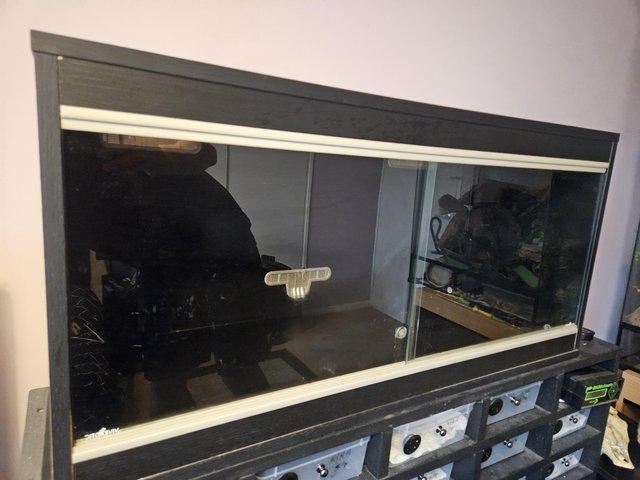 Preview of the first image of various reptile equipment, collection only basingstoke.