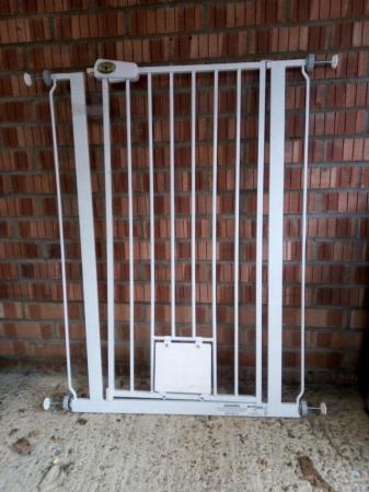 Image 2 of Tall Pet/stairgate for doorways stairs