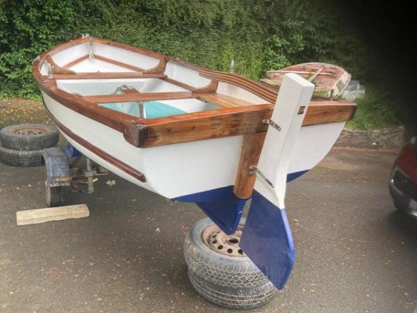 Image 2 of FORDS 12 Foot FIBREGLASS BOAT - £1200