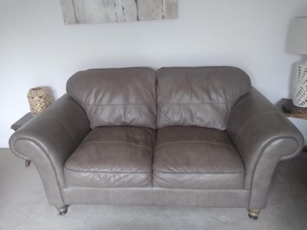 Image 2 of Quality leather sofa and chair