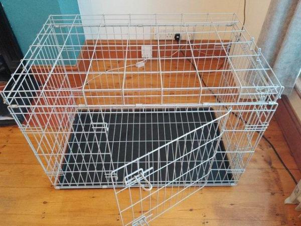 Image 3 of Folding metal dog cage with base