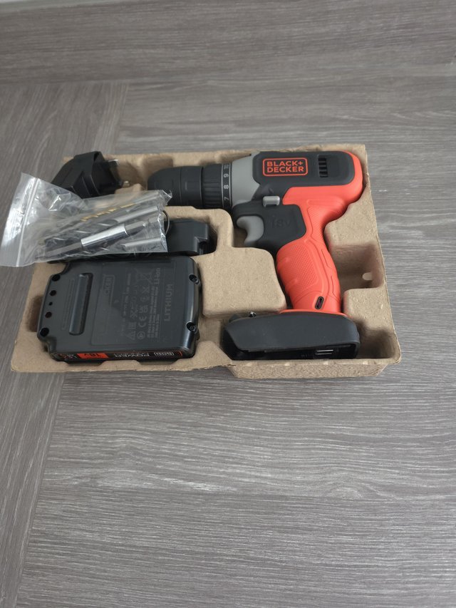BRAND NEW IN BOX BLACK AND DECKER CORDLESS DRILL £40 NO OF — photo 2 of 3