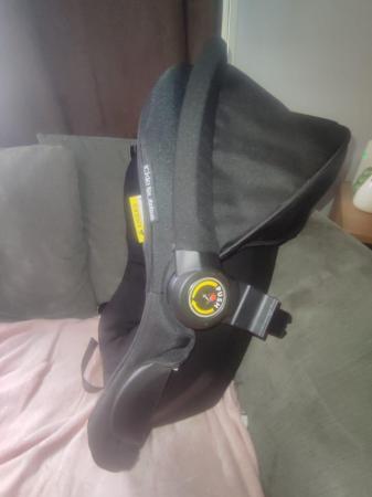 Image 3 of Ickle bubba pram and carseat