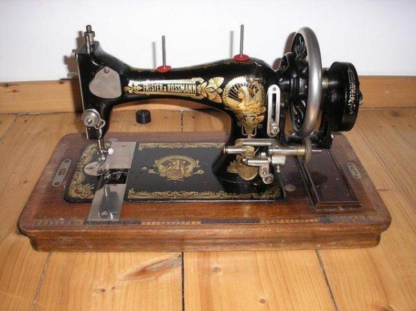 Image 2 of Antique Frister & Rossmann Sewing machine & lockable case.Fr