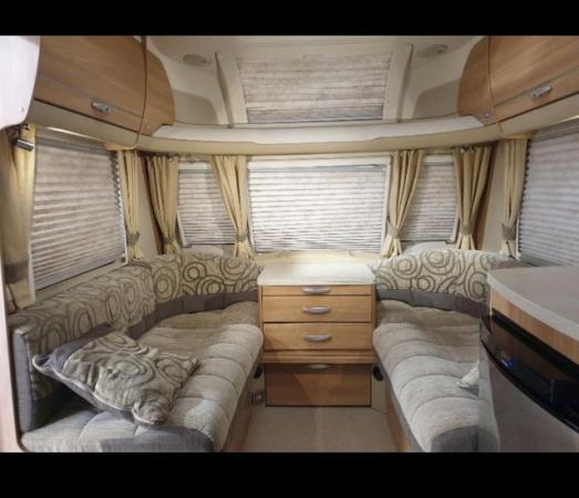 Image 2 of Swift challenger 570 SR T5D fixed bed