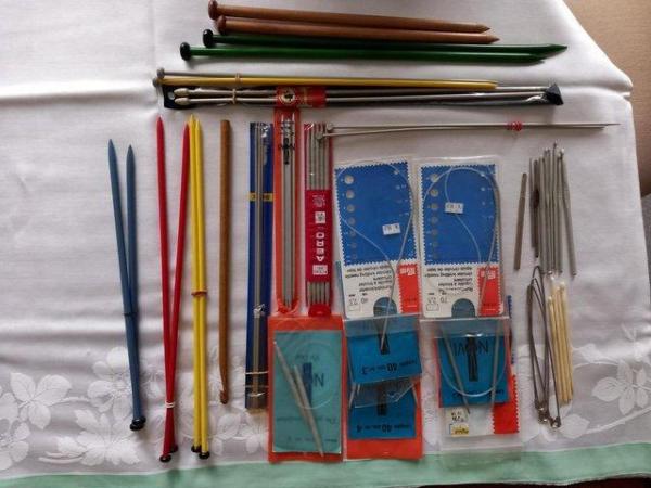 Image 2 of Collection of knitting and crotchet needles and accessories