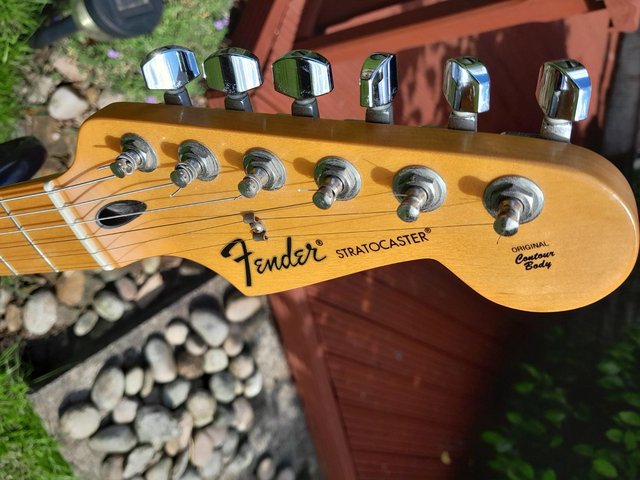 Preview of the first image of FENDER STD STRAT. MNMDW, with fender gig bag..