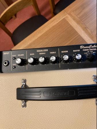 Image 1 of ROLAND BLUES CUBE TOTALLY LIKE NEW.