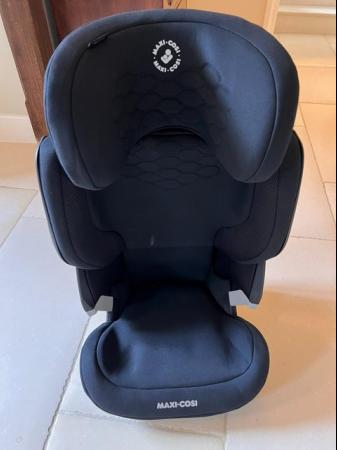 Image 1 of Maxi Cosi i-Size Booster Seat 2021
