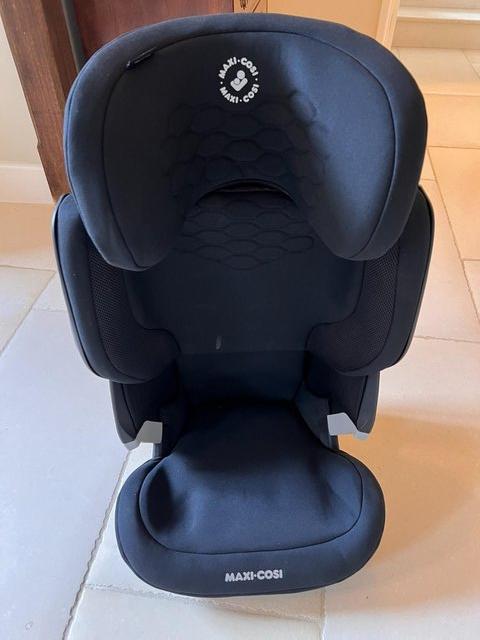 Preview of the first image of Maxi Cosi i-Size Booster Seat 2021.