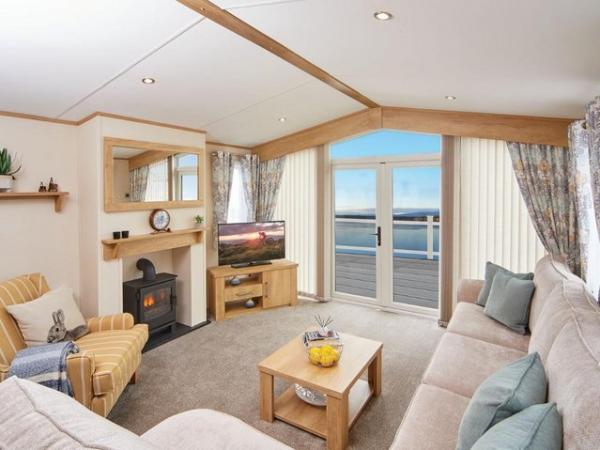 Image 2 of Carnaby Glenmore 40x13 2 Bed - Lodges for Sale in Surrey!