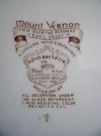 Image 2 of 12½” Johnson Bros Windsor Wear Mount Vernon plate.