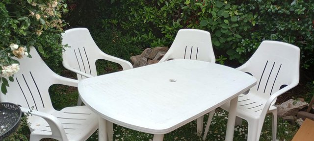 Image 2 of Garden Table and 4 Chairs