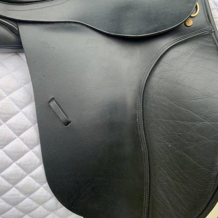 Image 9 of Kent And Masters 17 inch dressage saddle