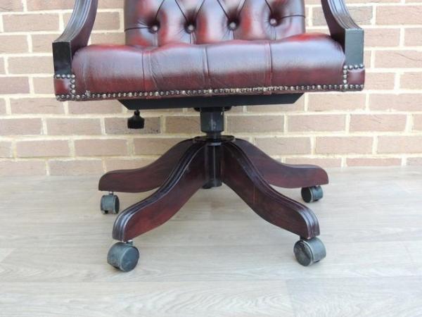 Image 4 of Dark Gainsborough Chair (UIK Delivery)