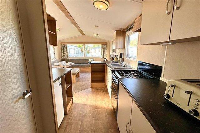 Image 3 of Reduced Price, 2 Bedroom Caravan For Sale Tattershall Lakes